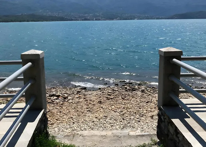 Апартаменты Wetzel Domaso Montemezzo